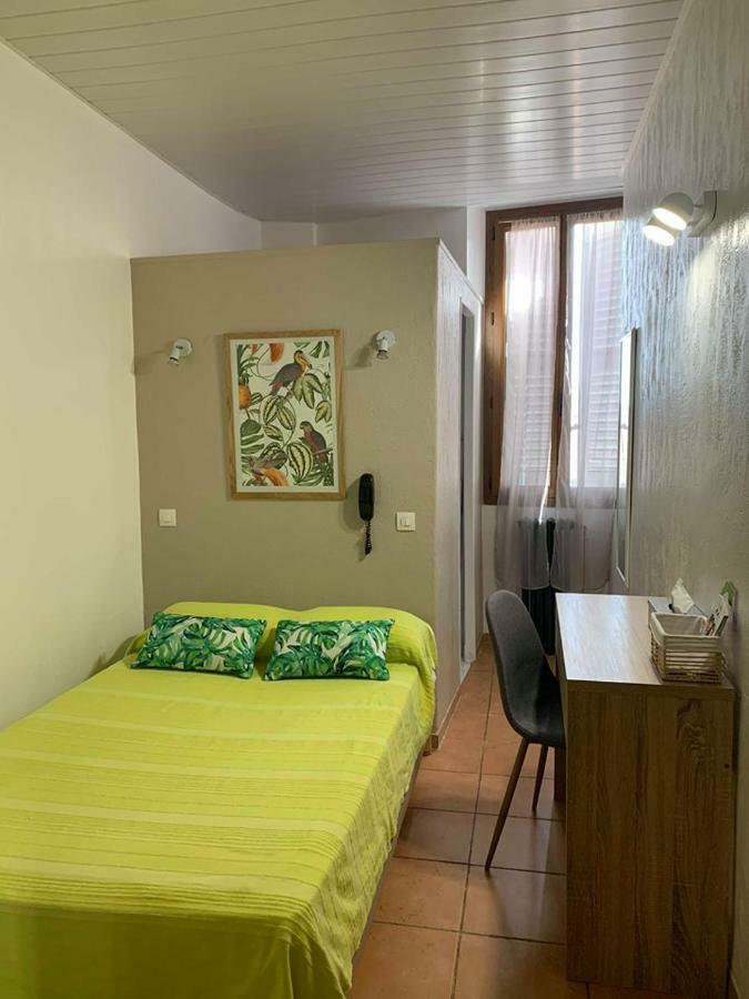 Du Soleil Hotel